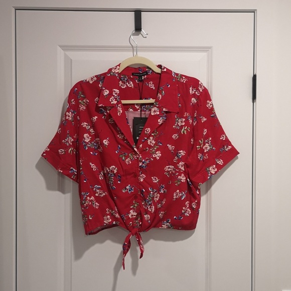 NWT Kendall & Kylie Floral Tie-Front Blouse - Picture 2 of 4